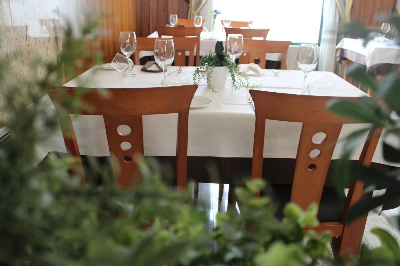 פונפרדה Hotel El Castillo מראה חיצוני תמונה