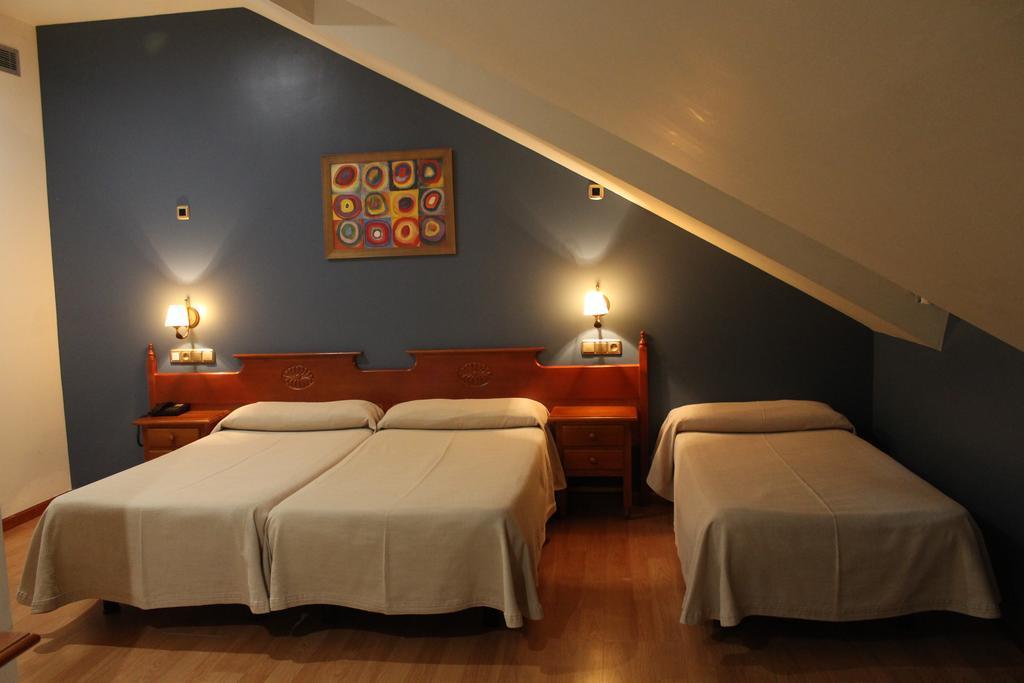 פונפרדה Hotel El Castillo מראה חיצוני תמונה