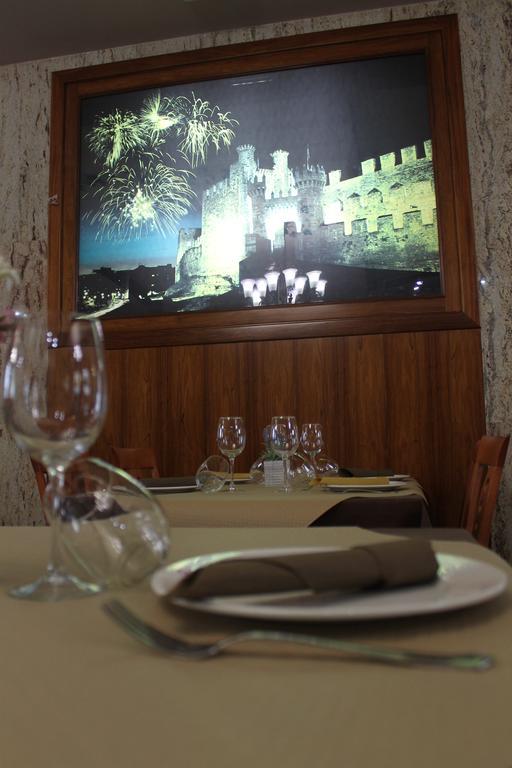 פונפרדה Hotel El Castillo מראה חיצוני תמונה